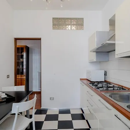 Casa Ilo, 3 Center